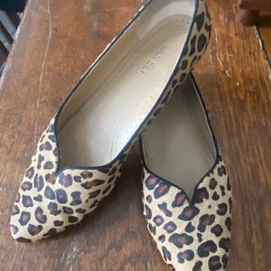 Women’s Size 10 W Vaneli Cheetah Flats